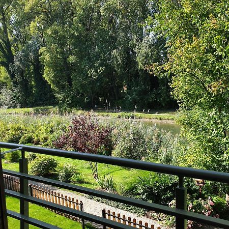 Beach Club Apartman Mosonmagyarovar Bagian luar foto