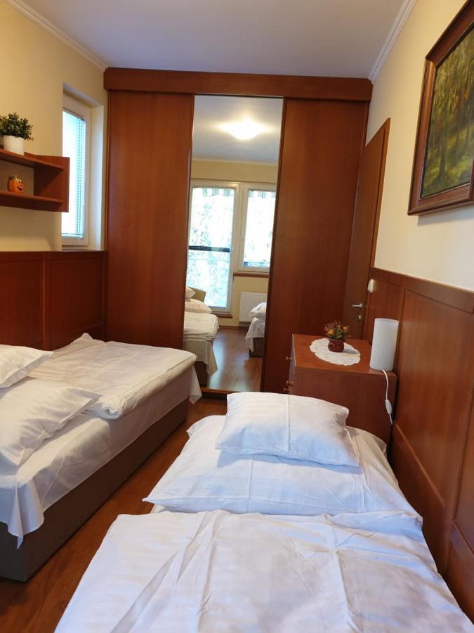 Beach Club Apartman Mosonmagyarovar Bagian luar foto