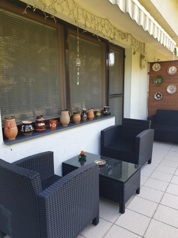 Beach Club Apartman Mosonmagyarovar Bagian luar foto
